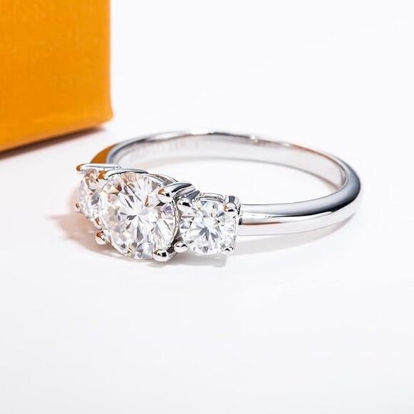 1.6cttw Round Cut Moissanite D Color VVS1 Clarity 925 Silver Wedding Ring - Picture 4 of 6